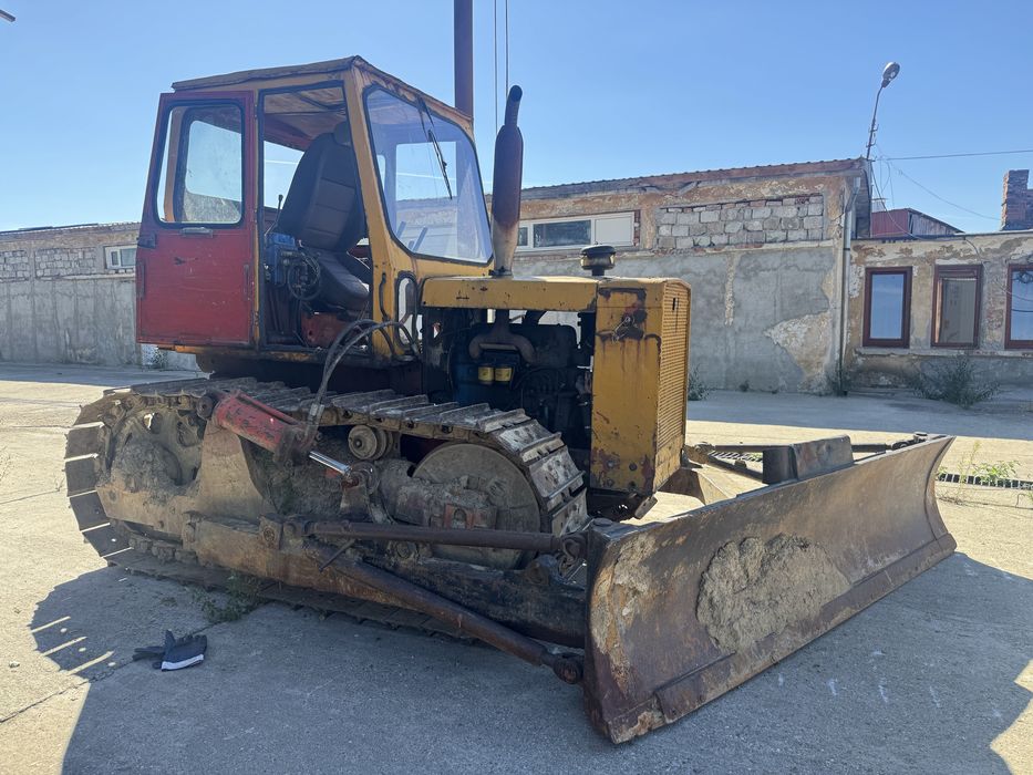 Vand buldoze u650 in stare perfecta de functionare