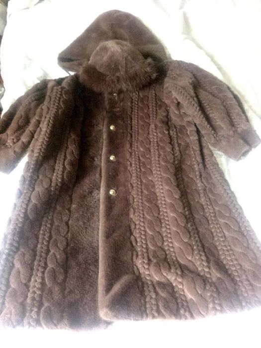 Женская шуба из Эко меха, новая.