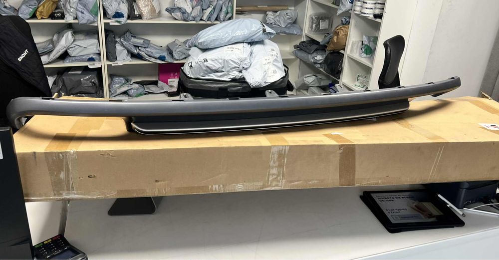 Продавам дифузьор от Ауди А6 Ц7