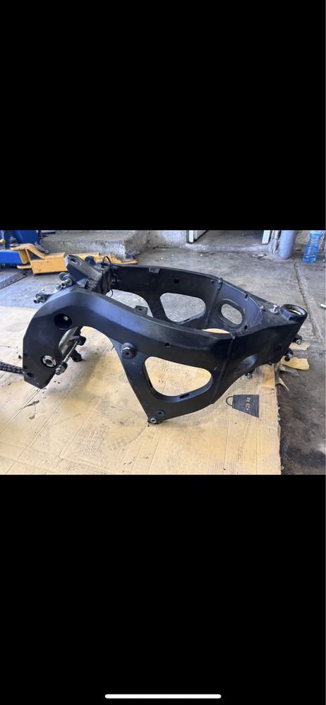 Suzuki Gsxr k6 600 рама с изрядни документи