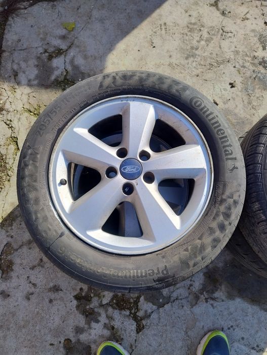 Jante aliaj cu anvelope R16 si R17 Ford