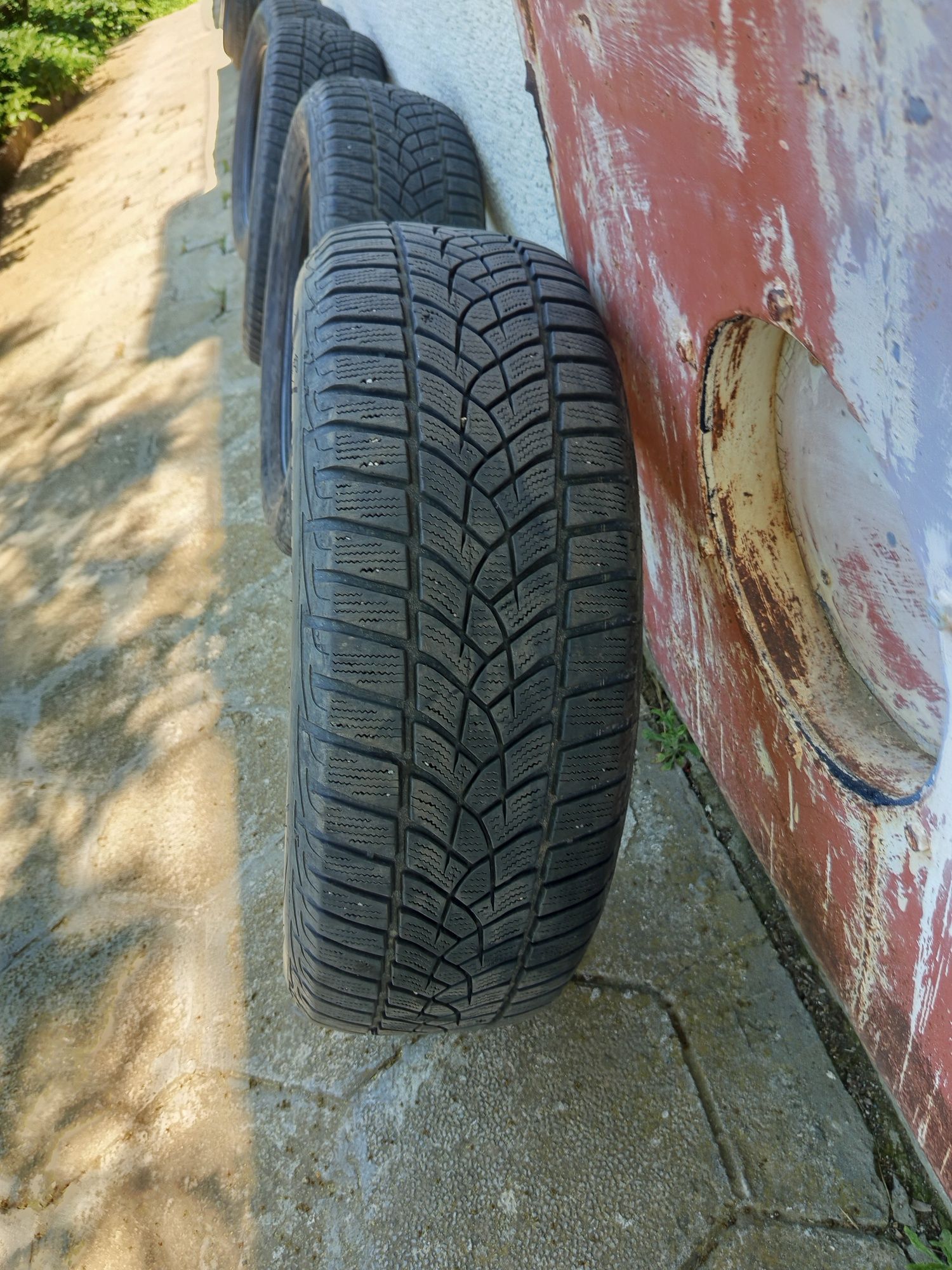 Зимни гуми GoodYear 16