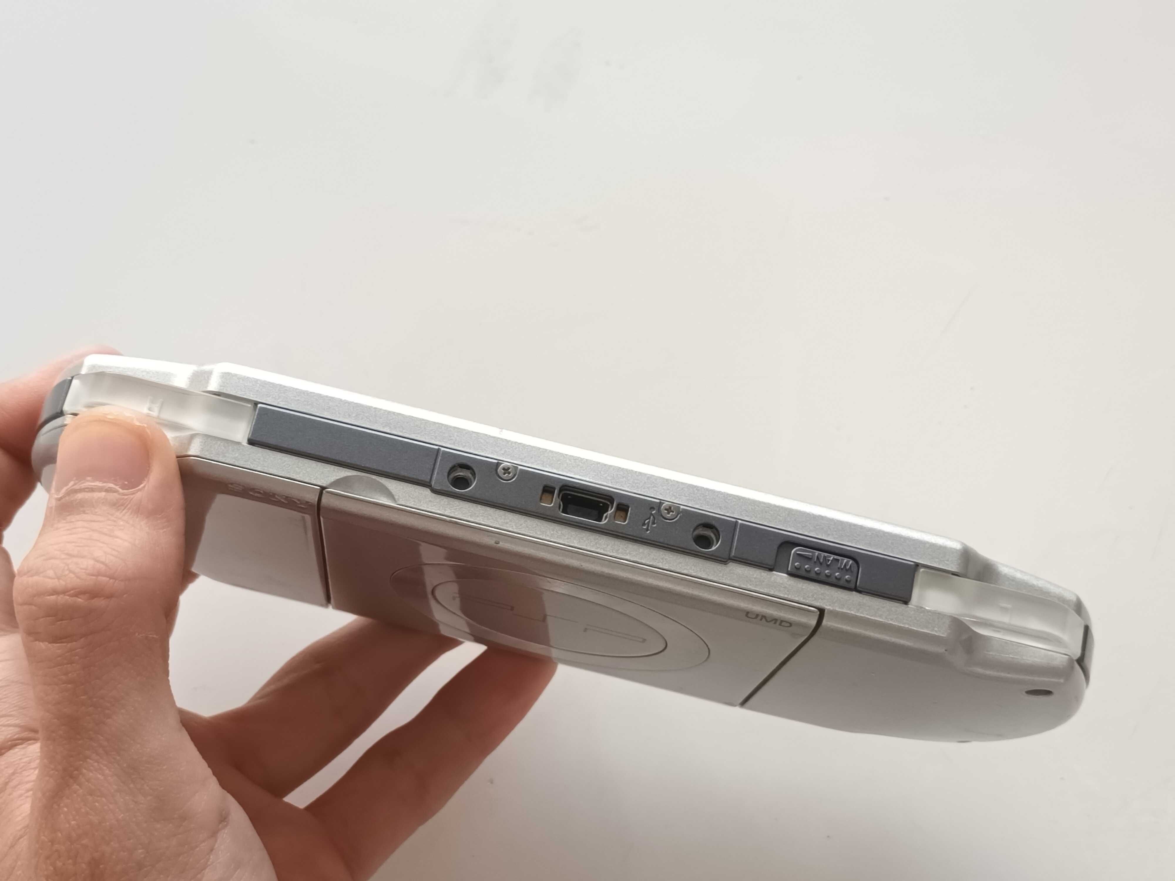 Конзола Sony PSP PlayStation Portable - Качени много игри