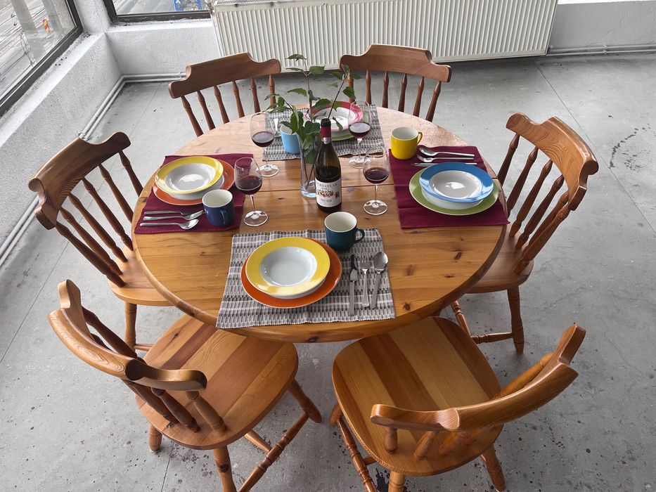 masa extensibila din lemn cu 6 scaune