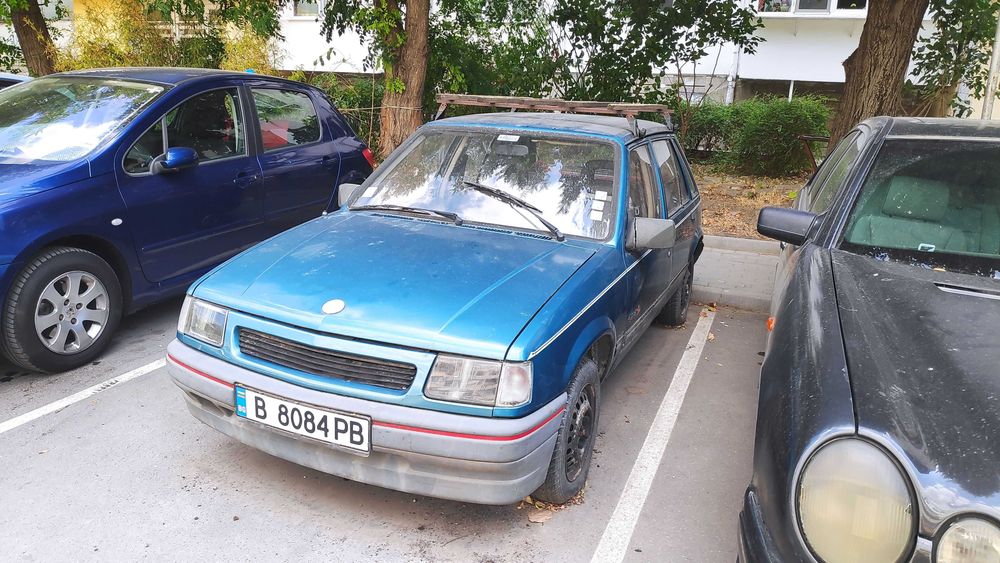 Продава се Опел Корса А 1.2i 1993
