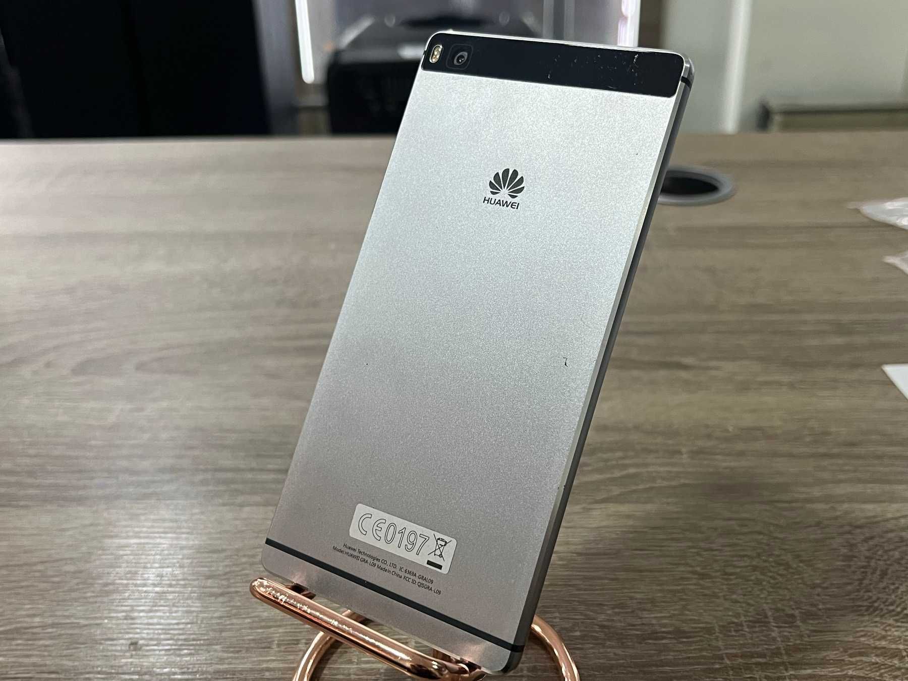 Продавам Huawei P8 Lite