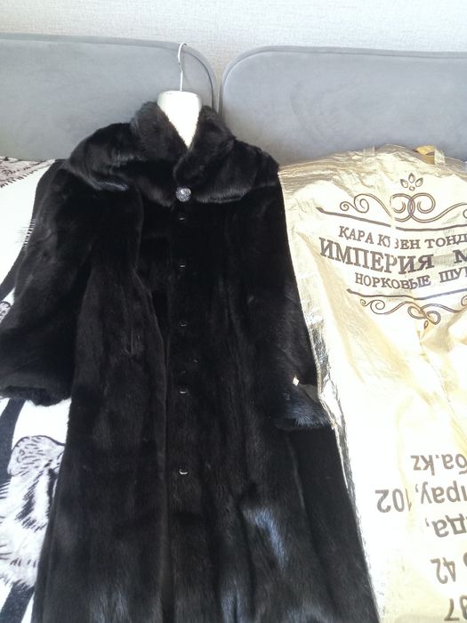 Норковая шуба черный