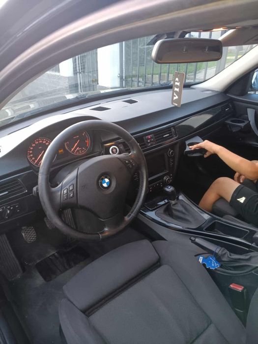 Vând BMW e91 320d N47