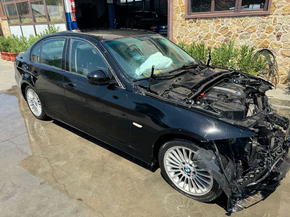 Dezmembram BMW E90 318d  Facelift 2008-2013 N47D20C