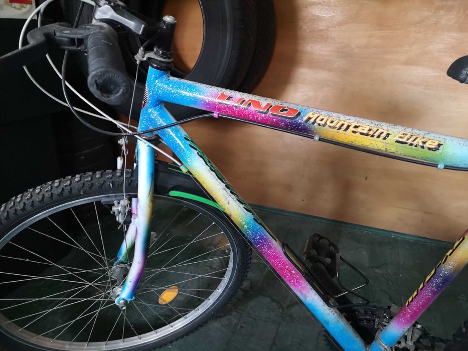 Bicicleta Mountain Bike adulti pe 28 de toli, 3 foi, 7 pinioane.