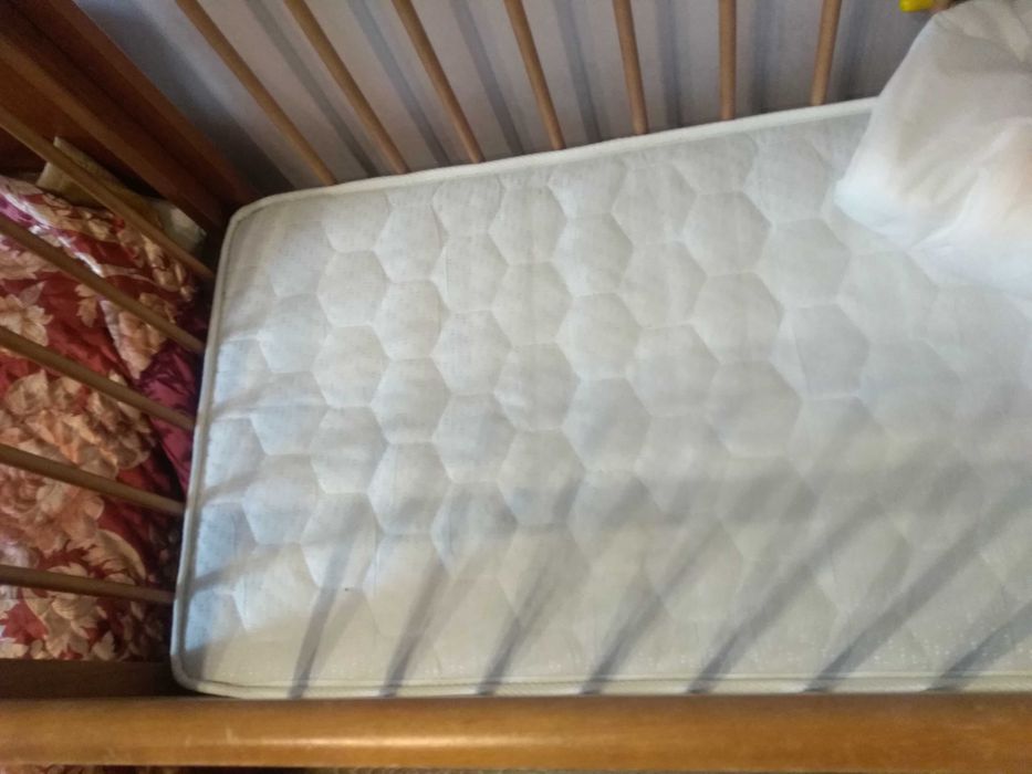 Продам манеж с матрасом