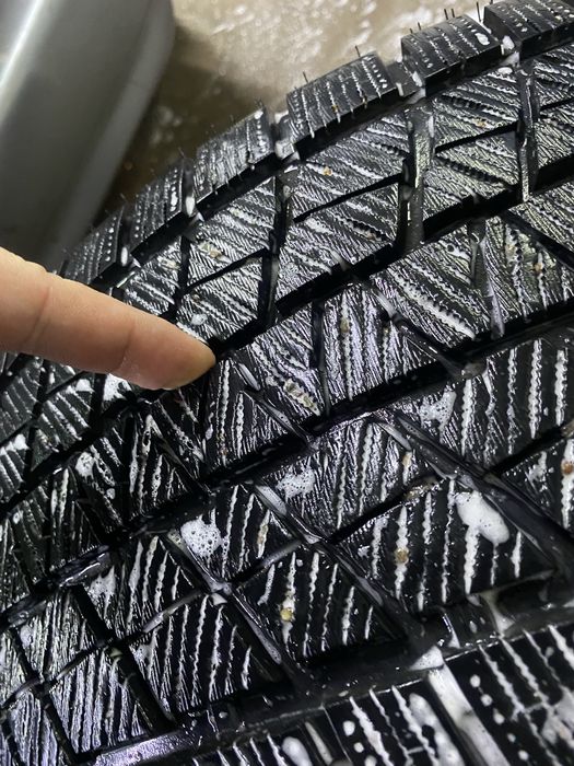 Продам шины липучка в отличном состоянии