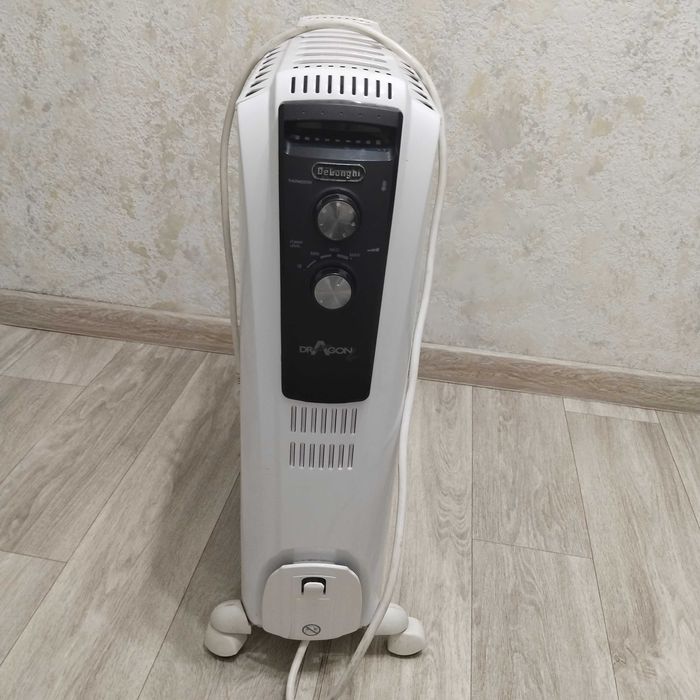 Продам обогреватель/ радиатор Delonghi