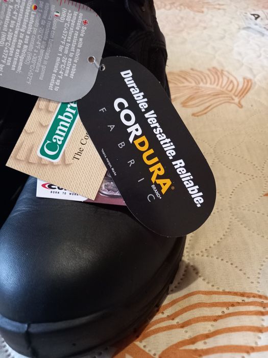 Продавам чисто нови кубинки 40 номер Cofra