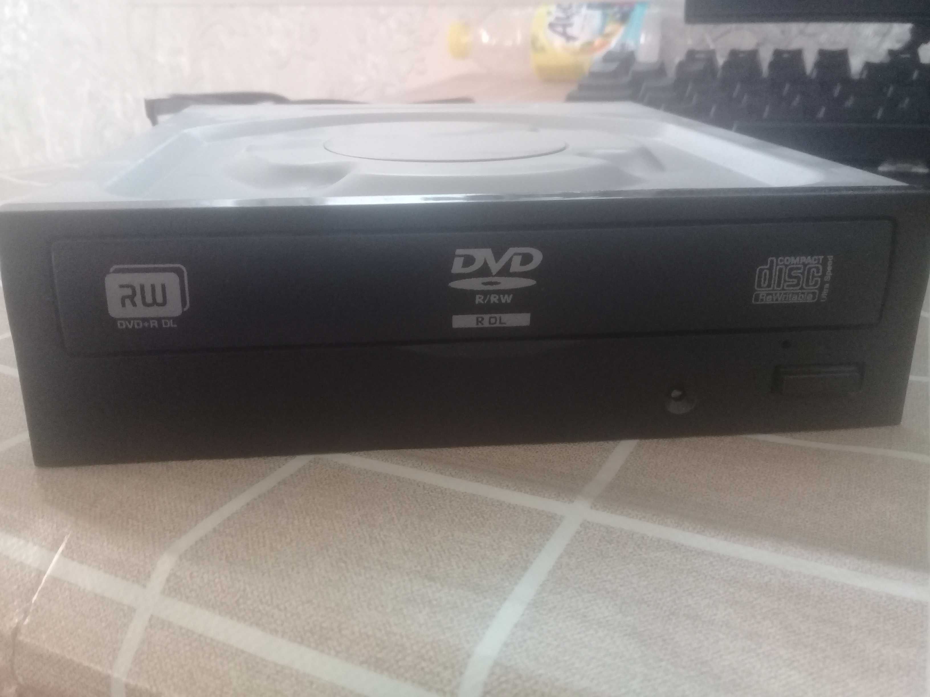 DVD Diskavod R/RW Sata