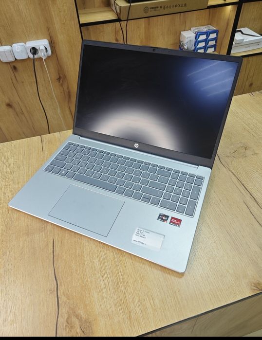 Ноутбук HP Laptop 15 | Ryzen 5 7520U | SSD 512Gb | 8Gb ОЗУ