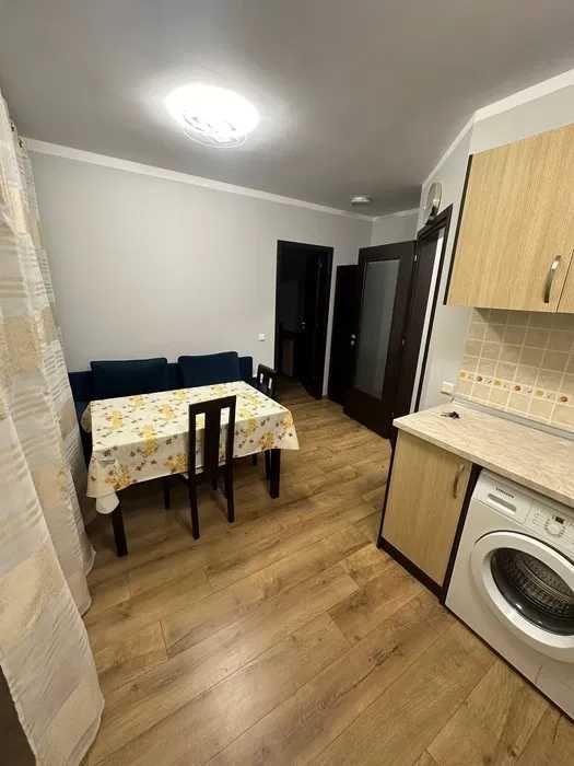 Дава се под наем Едностаен апартамент в Бургас, Зорница - 55 кв.м за 400 € - Снимка #1