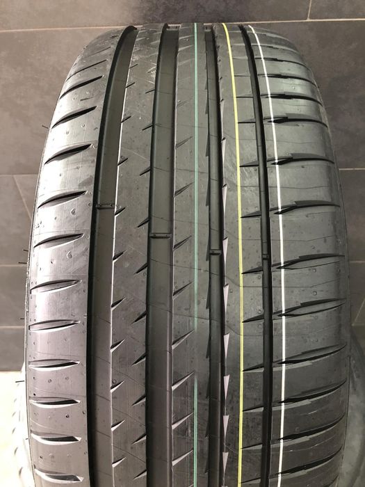 245 45 R19 MISHELIN pilot sport-4