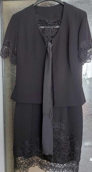 Compleu de dama elegant, cu dantela