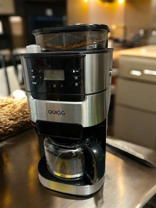 Cafetieră cu râșniță QUIGG