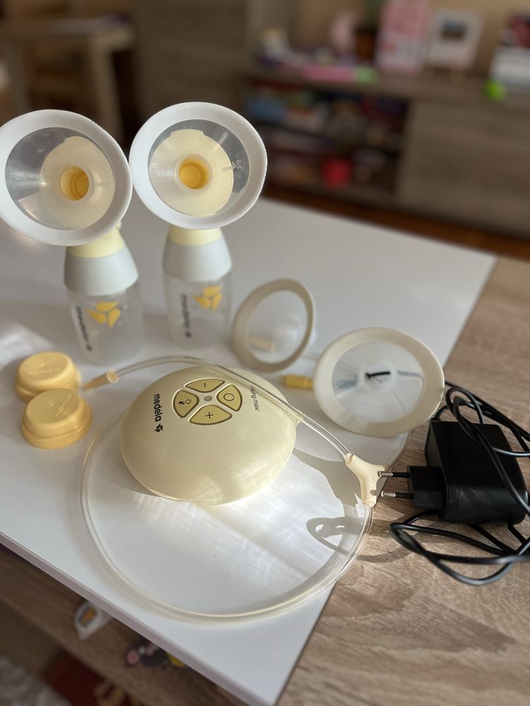 Двуфазна електрическа помпа за кърма Medela