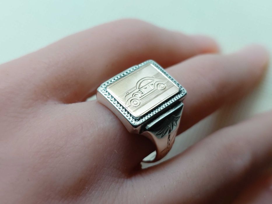 Inel argint cu față din aur gravat – mașină vintage stil anii ’30