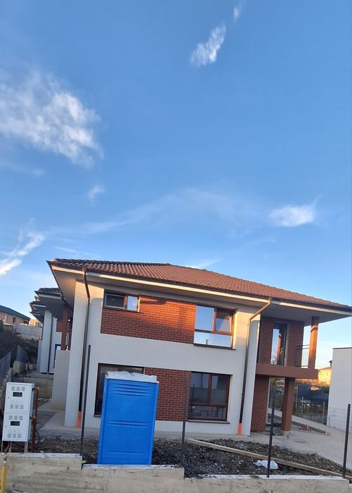 Eficienta energetica NZEB-  2 case -DEZMIR - APAHIDA