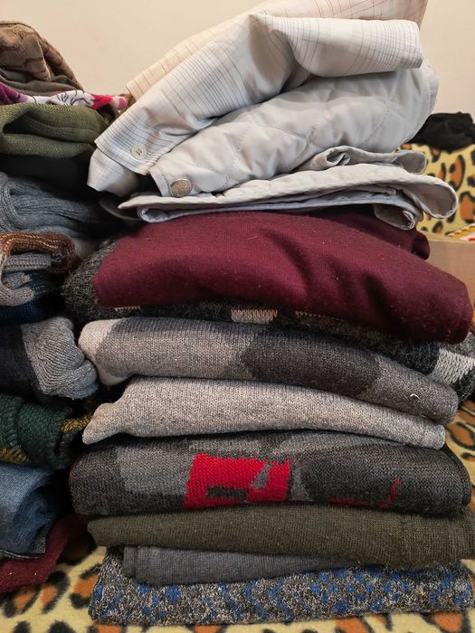 Дрехи на кг, опаковани в чувалче