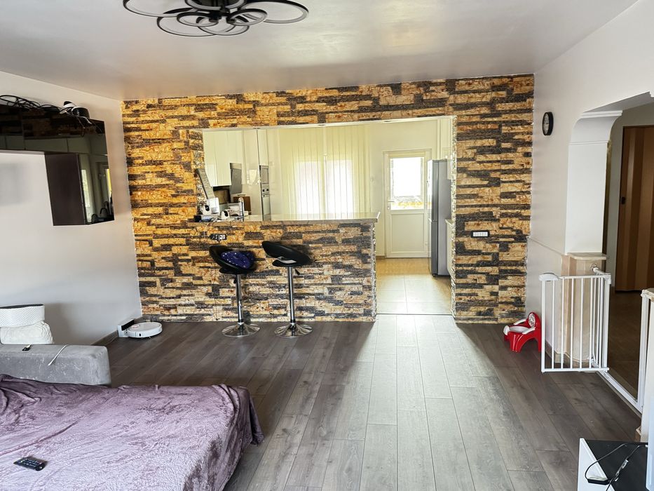 Vila P+2 - 560m2 utili, Garaj, Panouri Solare + Baterii +Pompa Caldura