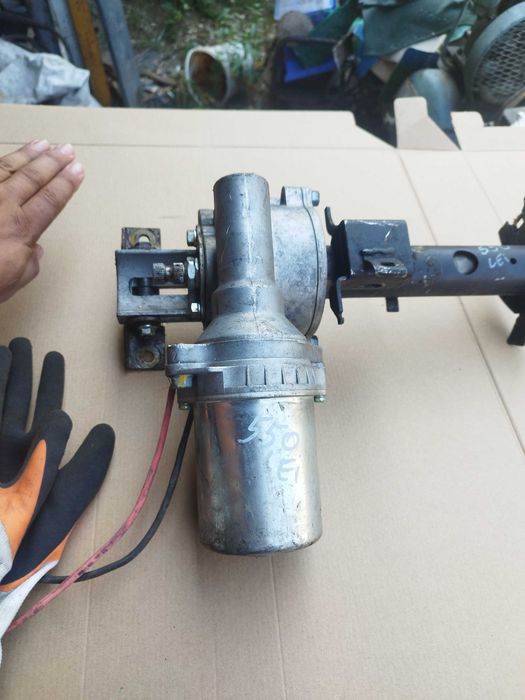 Reductor 150 rotații cu motor 12 volți