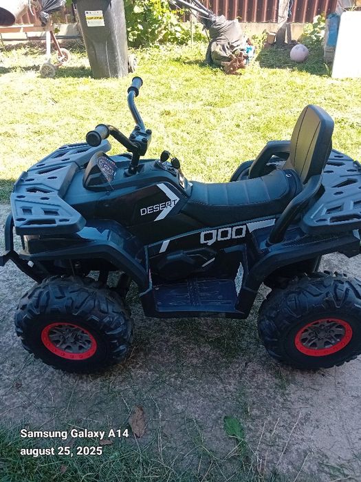 Vând atv electric pt copii 8-10 ani