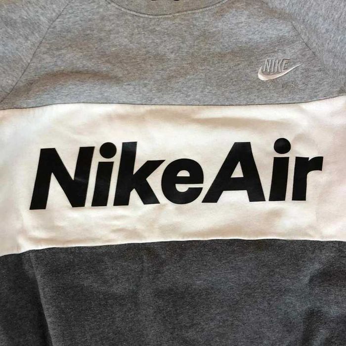 Bluza Nike Air Gri cu Logo Mare – stil Y2K / Streetwear / Trend 2000s
