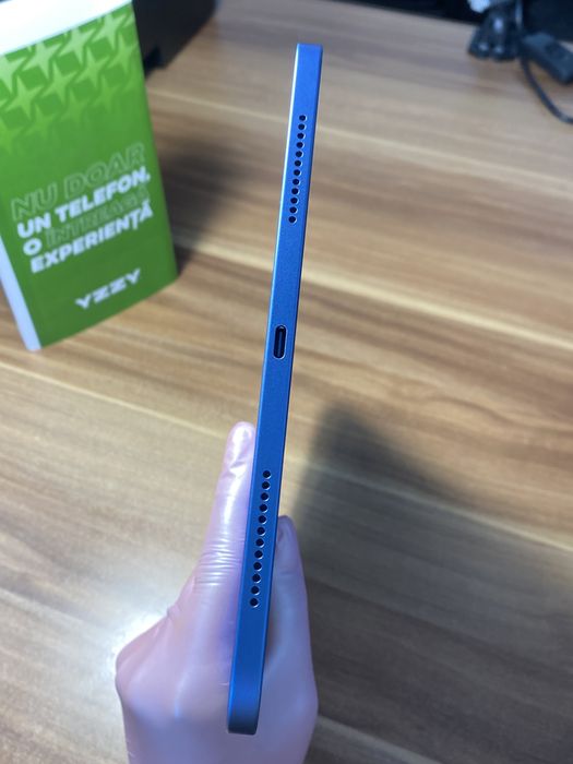 iPad 10-inch (10th-generation) / 64 / Wi-fi / Blue / Ca nou |