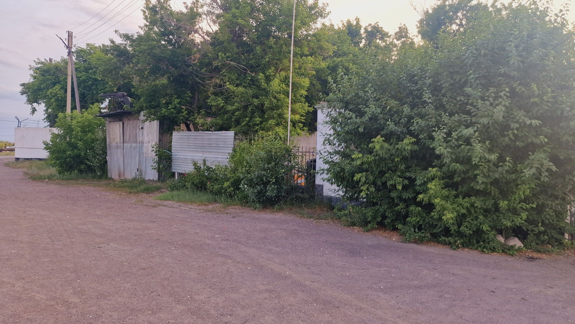 СРОЧНО!!!Сдаётся в аренду или продажа Автостоянки в посёлке Топар!
В,К