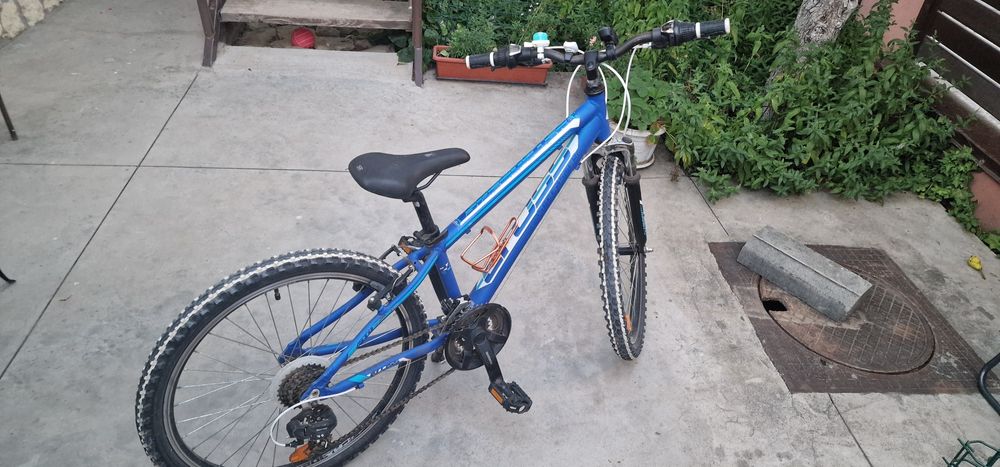 Bicicleta Cross roti pe 24" - cadru aluminiu