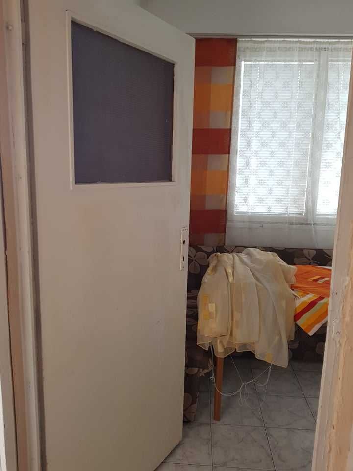 Дава се под наем Тристаен апартамент в Пловдив, Остромила - 88 кв.м за 402.9 € - Снимка #3
