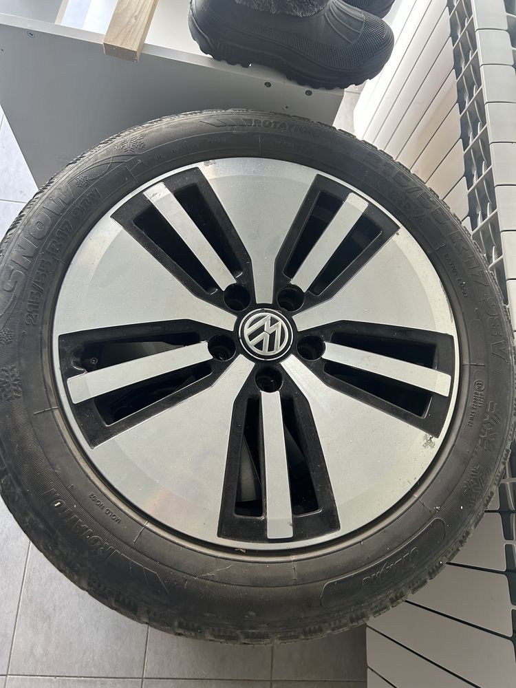 Jante aliaj VW + anvelope iarnă 215/55 R17 – Passat, Bacău