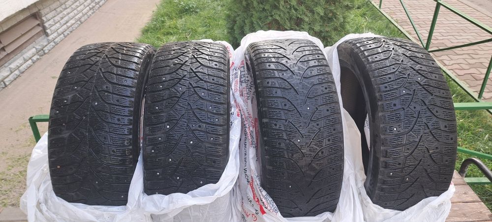 Зимние шины 235/45/18