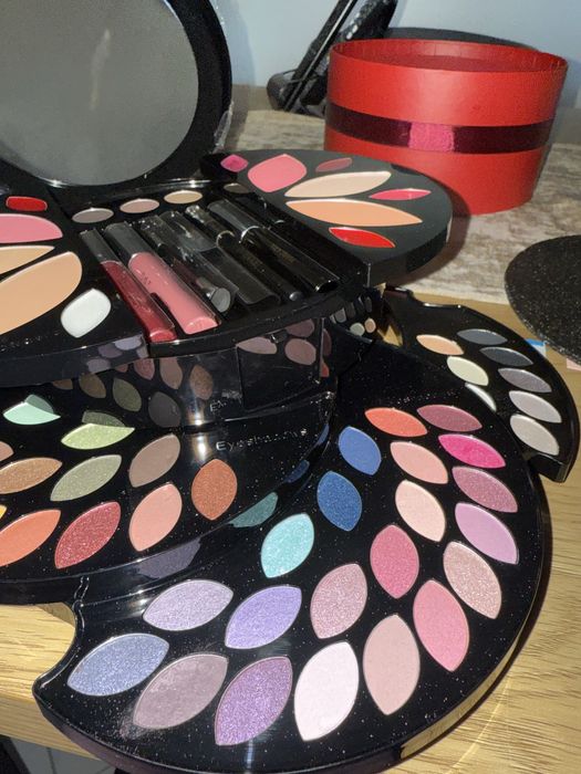 Douglas star palette