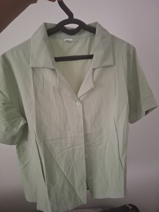 Продам рубашки новые.