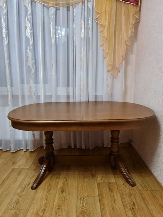 Стол для гостиной