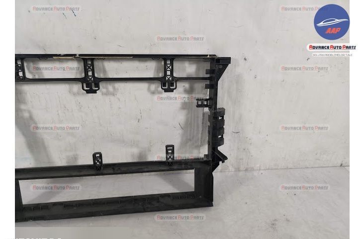 Оригинален Радиаторен Държач / Original Radiator Support BMW Серия 5 E