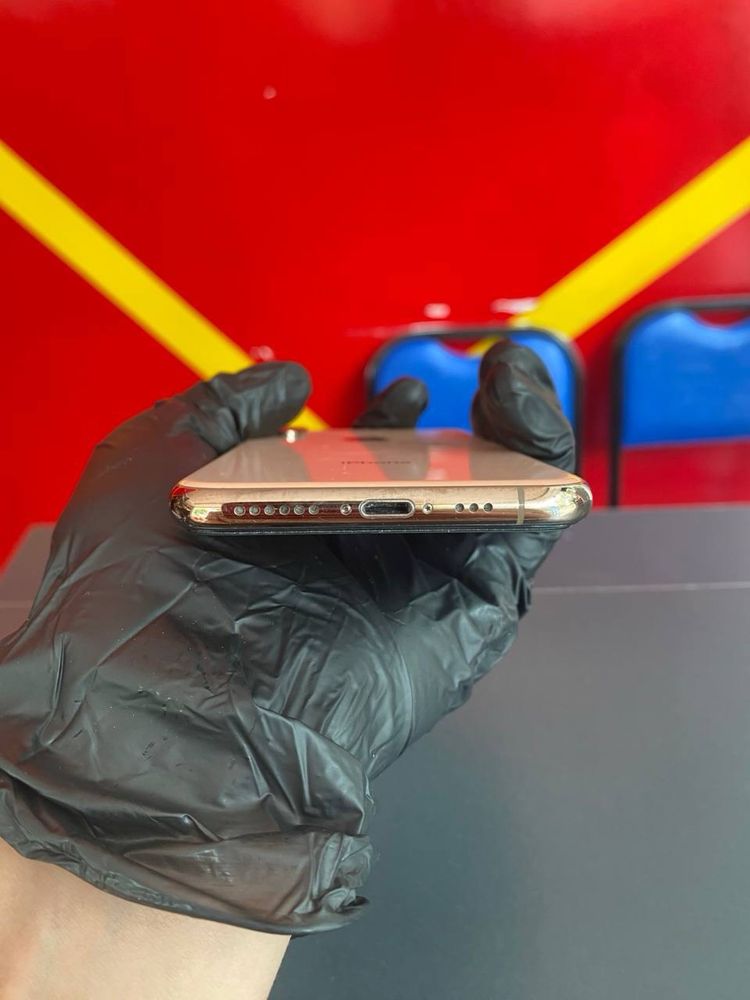 Apple IPhone Xs Gold
