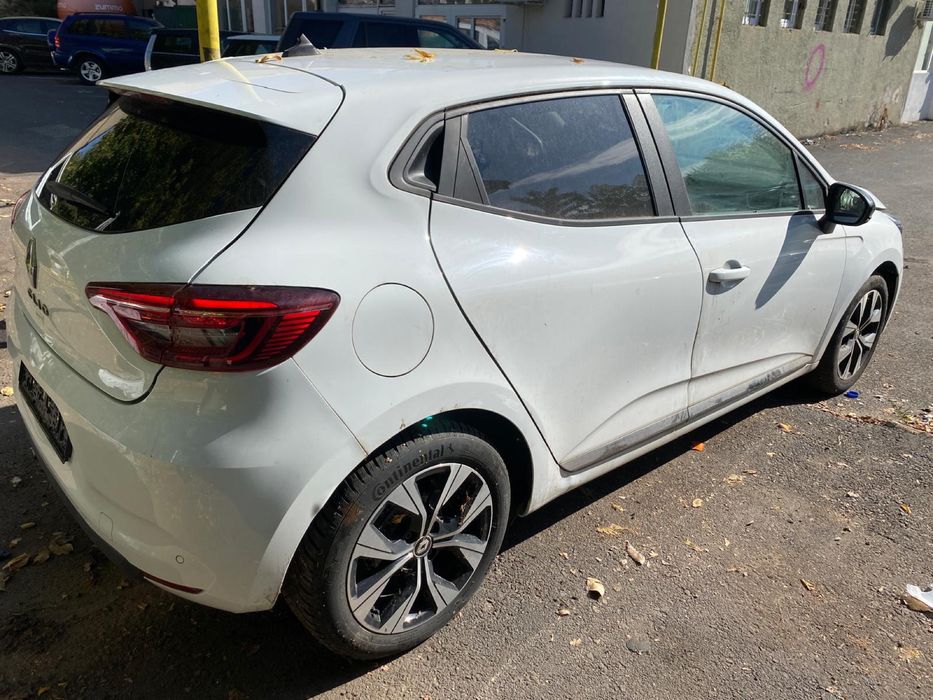 Renault Clio  5 Automat An 2023 - Avariat