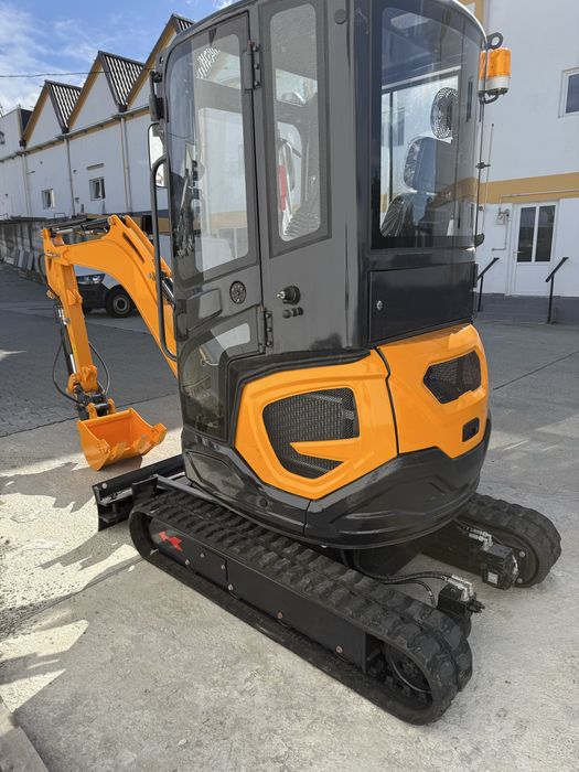 Vand Mini excavator - Motor Kubota - 2.5tone - 18kw - Fabricatie 2025!