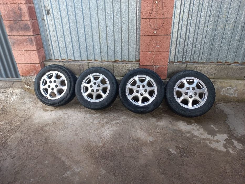 Тойота шины автошины комплект