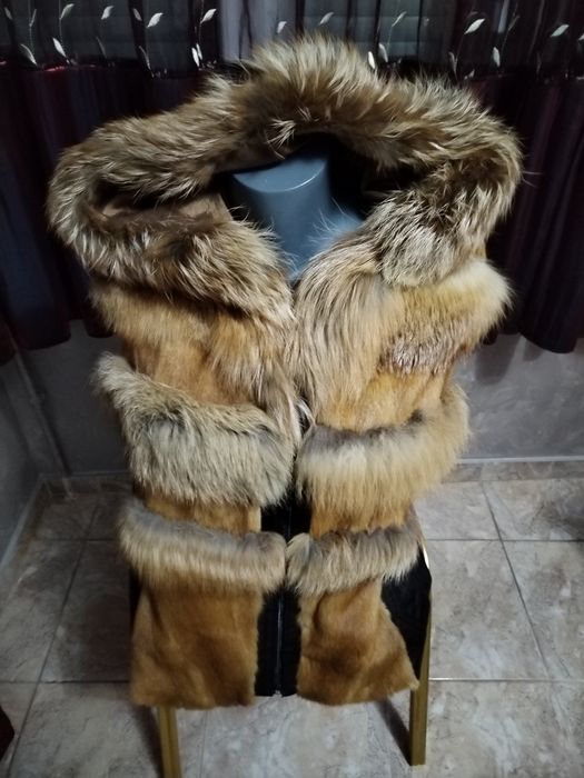 Дамски елеци от  лисица , яка от естесвен косъм  нови