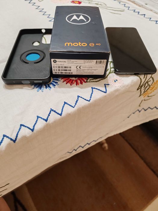 Телефон Моторола Е40
