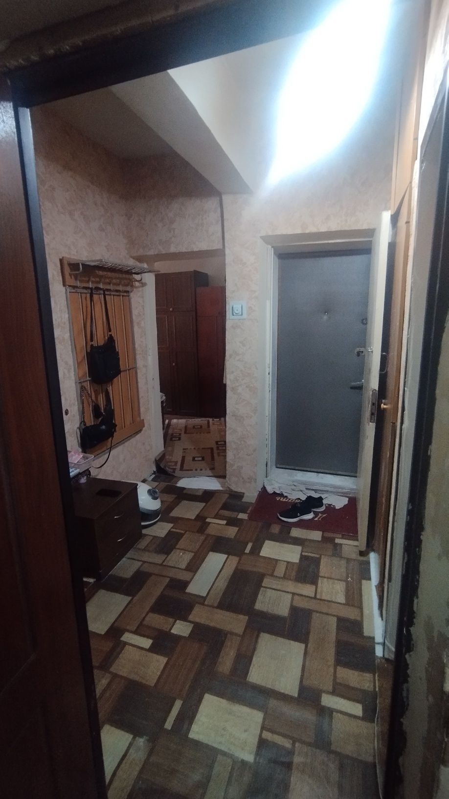 Продается. Спутник 18, 3/2/4 кирпич с мебелью и техникой
