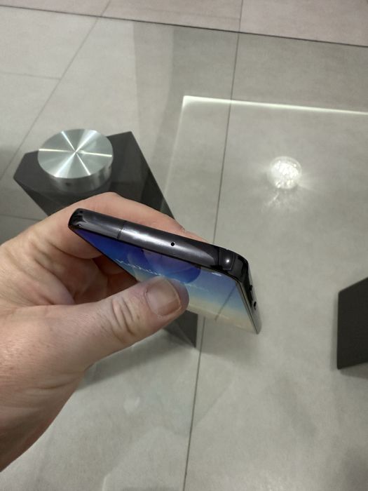 Samsung S23 phantom black 128GB • pata neagra display •